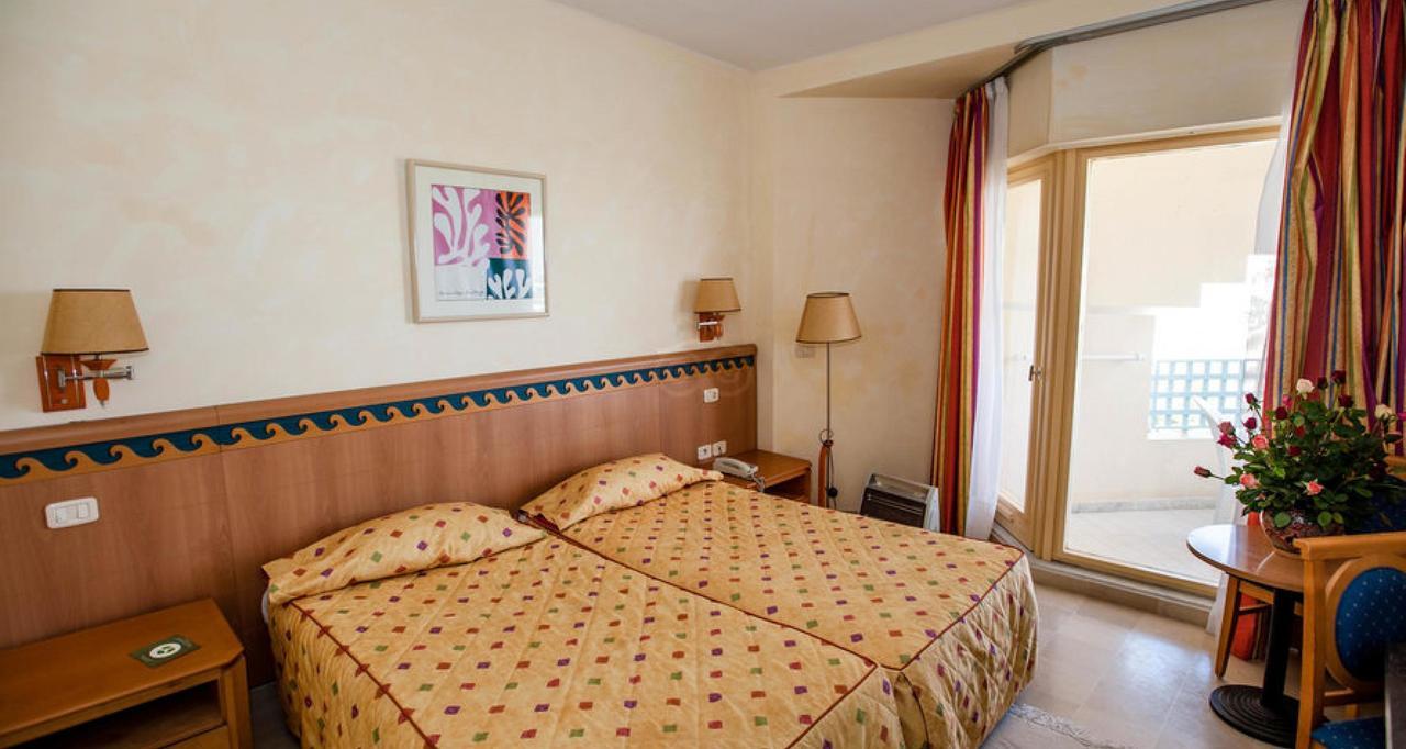 Hotel Novostar Nahrawess Thalasso And Aquapark 4*